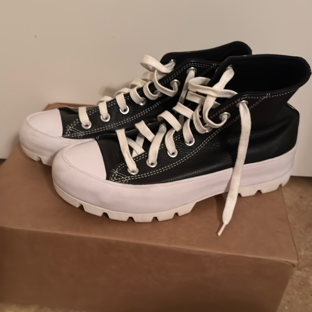 Women’s Chuck Taylor All Star Lugged Leather